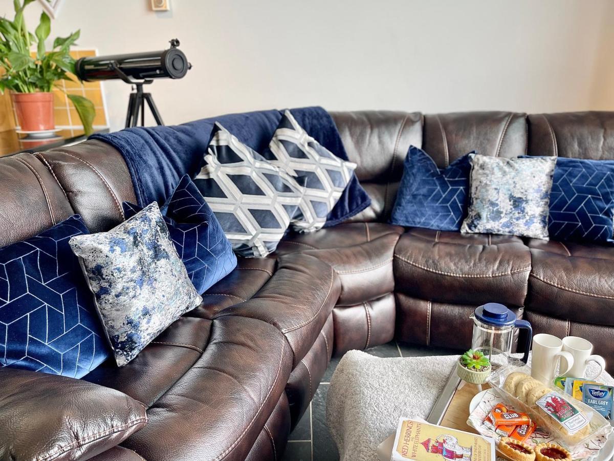 The Mermaids Watch Pendine Dog Friendly With Cymru Holidays Esterno foto